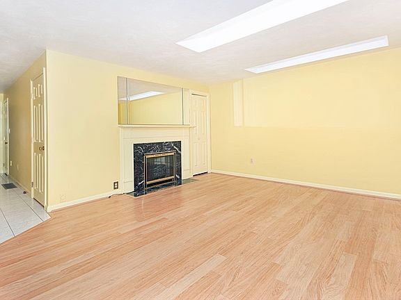 5th image of 103 Harrington Farms Way Unit 103