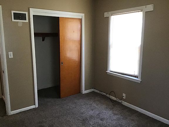 4th image of 1707 N Grand Island Ave