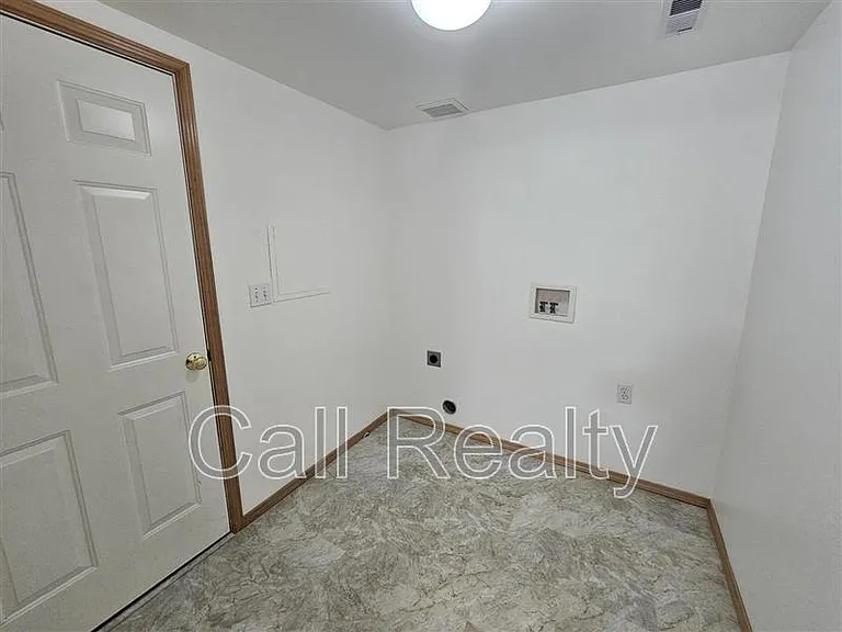 1021 N Malvern Rd — Photo 16
