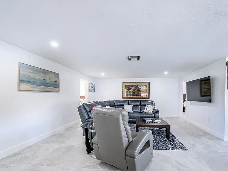 149 Crescent Dr — Photo 8