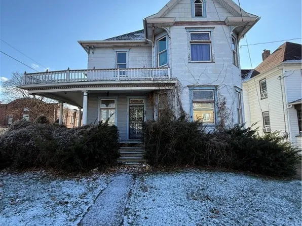 201 W Green St, Connellsville, PA 15425