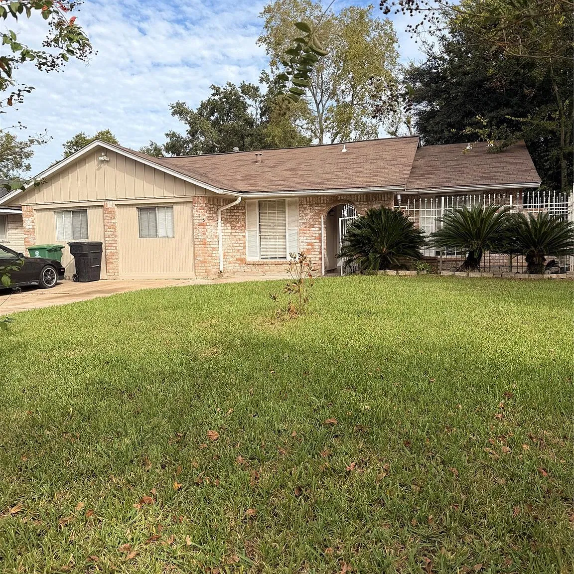 3 bed, 2.0 bath, 1424 sqft, $1,700 — Photo 1
