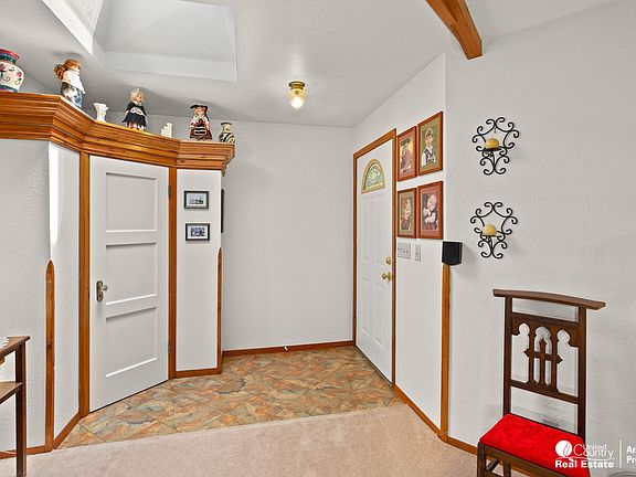 5th image of 122 Polk St N #121