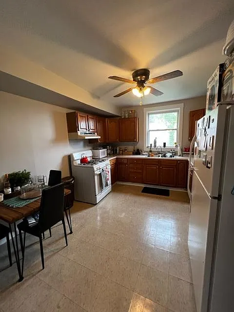 505 Clemesha Ave — Photo 2