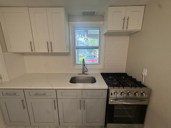 4th image of 315 Maffett St #319