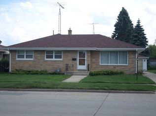 1409 80th St, Kenosha, WI 53143