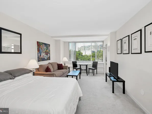 1111 Arlington Blvd APT 646, Arlington, VA 22209