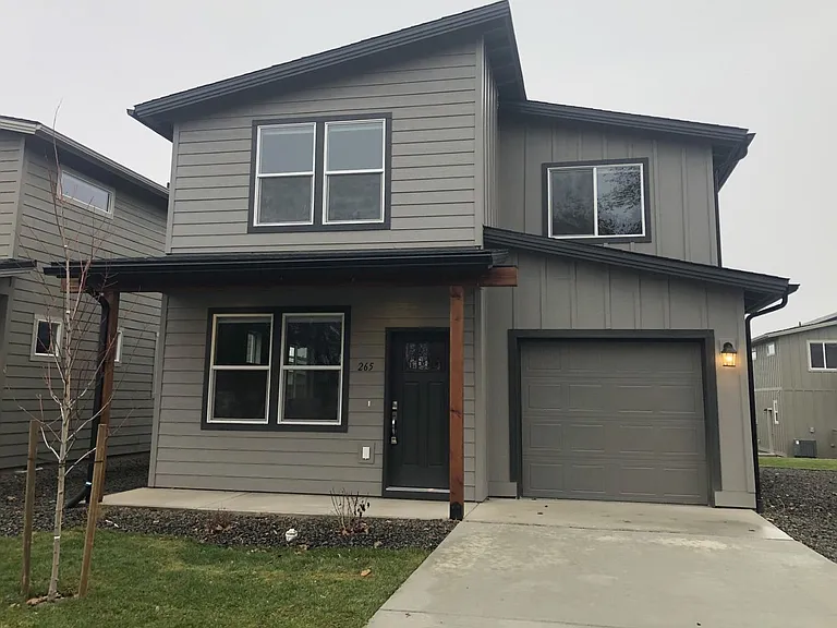 Avery Estates — Photo 101