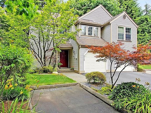 2nd image of 10166 NE 135th Ln
