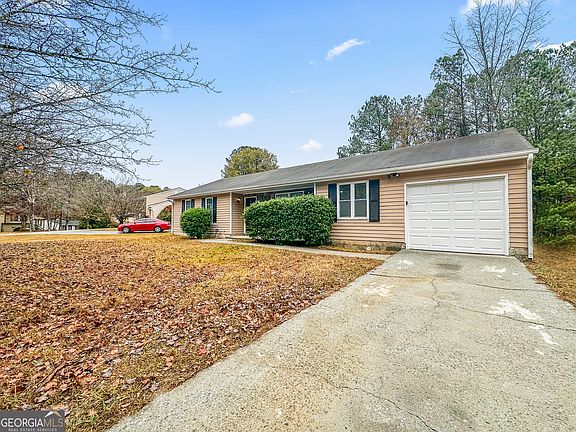 3rd image of 7090 Birling Dr
