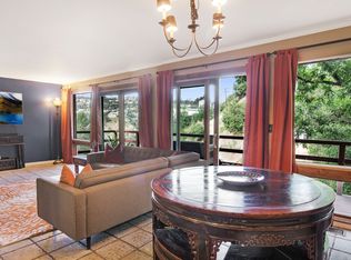 8245 Mannix Dr, Los Angeles, CA 90046