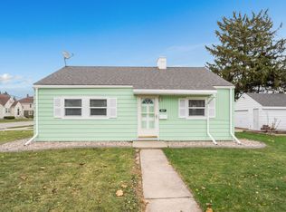 627 Manitowoc St, Menasha, WI 54952