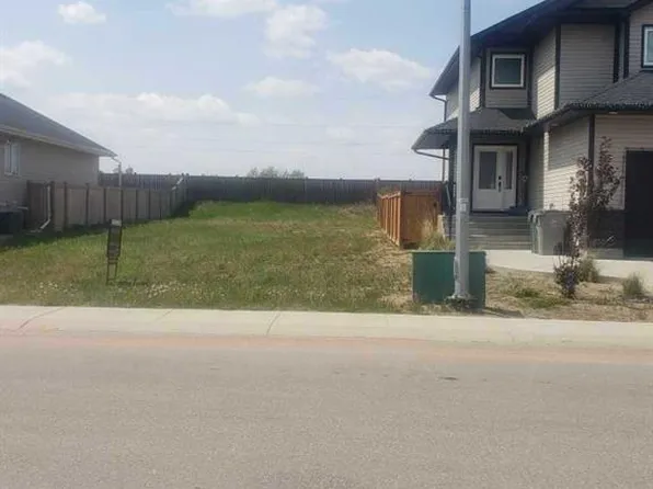 3510 74th Ave, Lloydminster, AB T9V 3P7