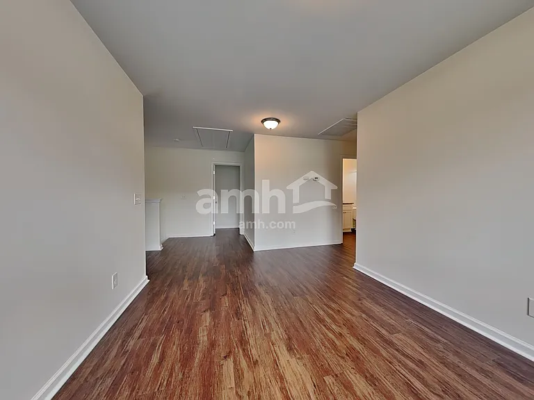 103 Westover Dr — Photo 7