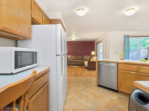 5th image of 3636 Arbor Dr SE