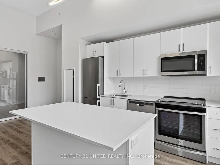 475 George St N #201 — Photo 5