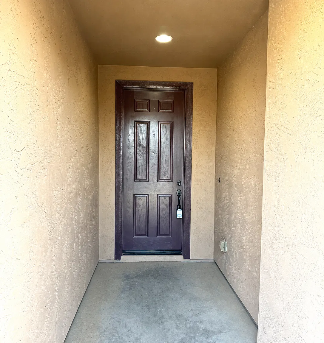 4 bed, 2306 sqft, $2,395 — Photo 2