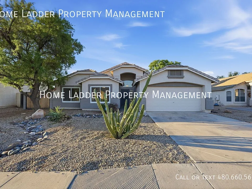 2015 E Smoke Tree Rd