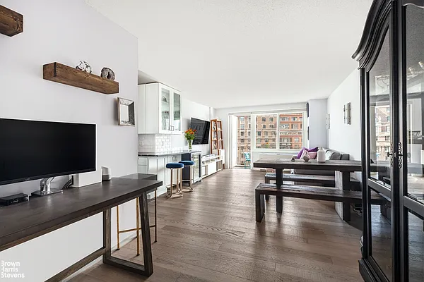 Sold by Brown Harris Stevens | media 19