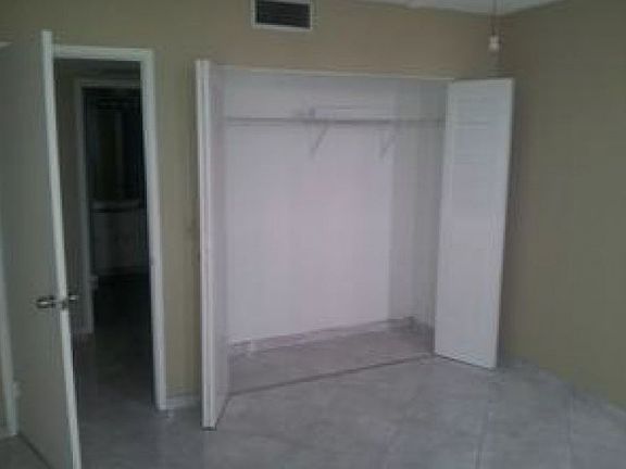 4th image of 1301 Miami Gardens Dr #1215W