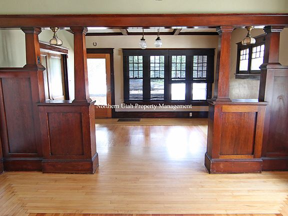 4 Front and Living Room_08212023