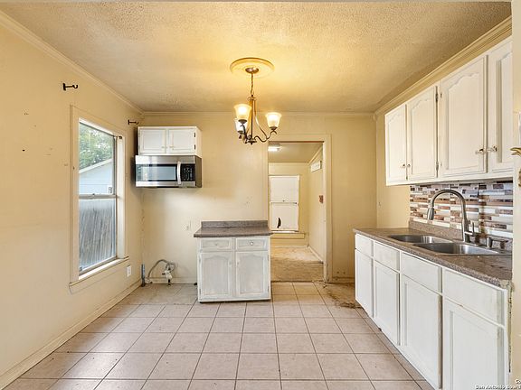 4th image of 2911 Lombrano