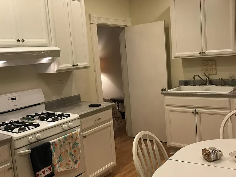 905 S Aberdeen St #1F — Photo 3