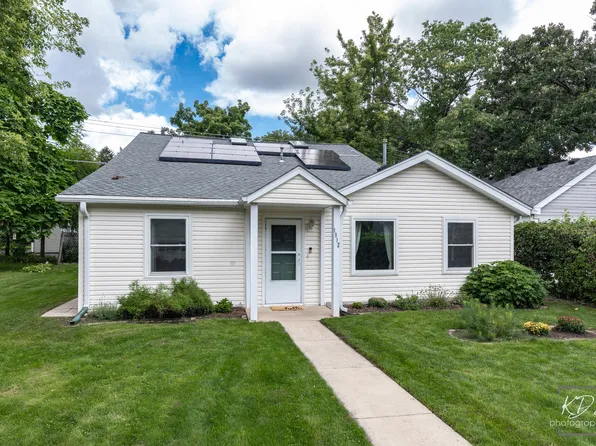 1912 Burlington Ave, Lisle, IL 60532