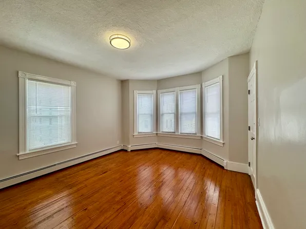 86 Preston St, Providence, RI 02906