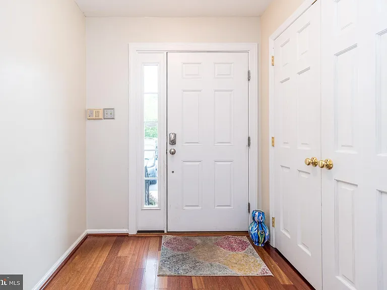 108 Susan Constant Ct #8 — Photo 2