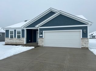 612 34th St, Peru, IL 61354