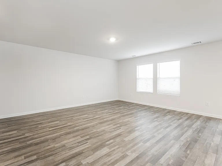 547 Springtime Ln — Photo 4