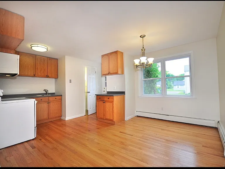 571 Hartford Rd #5 — Photo 8