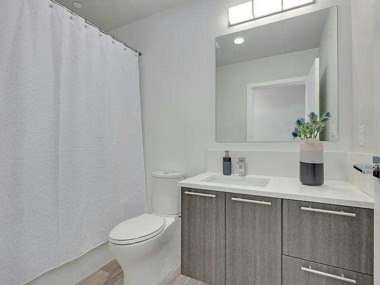 5033 Cambie St #604 — Photo 22