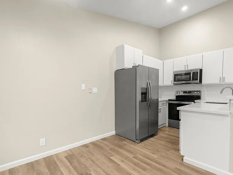 Redwood Creek Villas — Photo 25