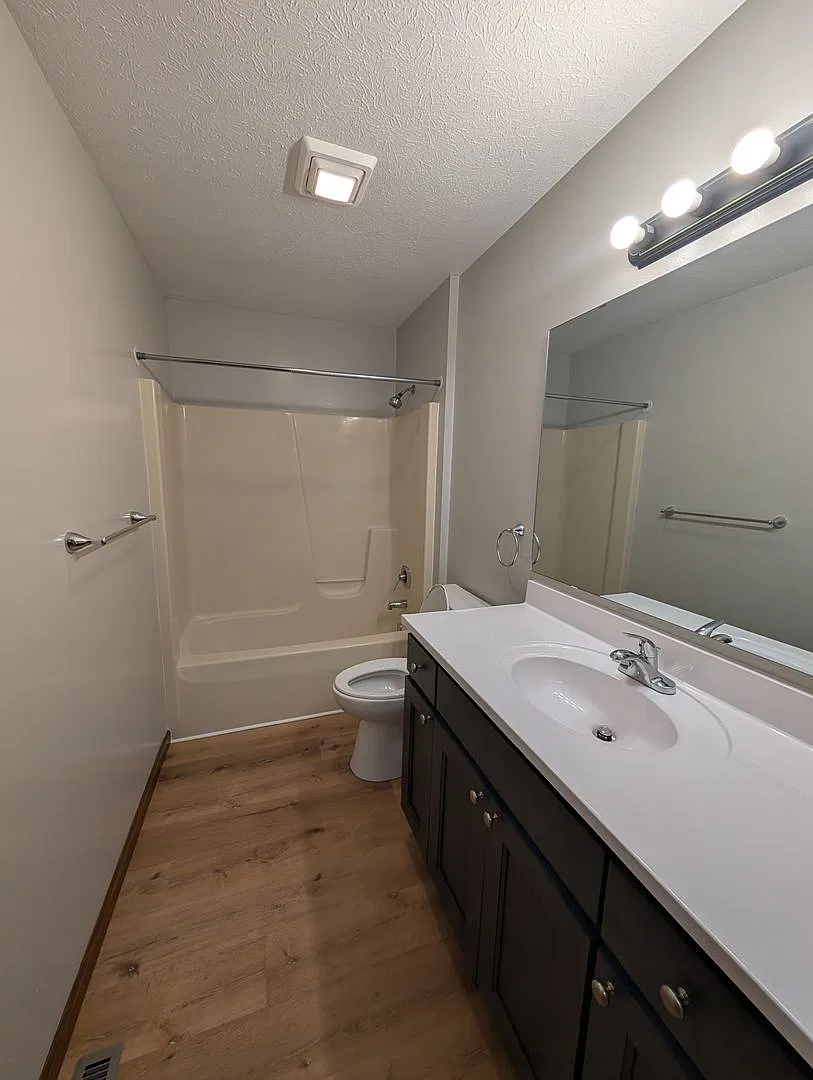 610 Spring Valley Drive — Photo 4
