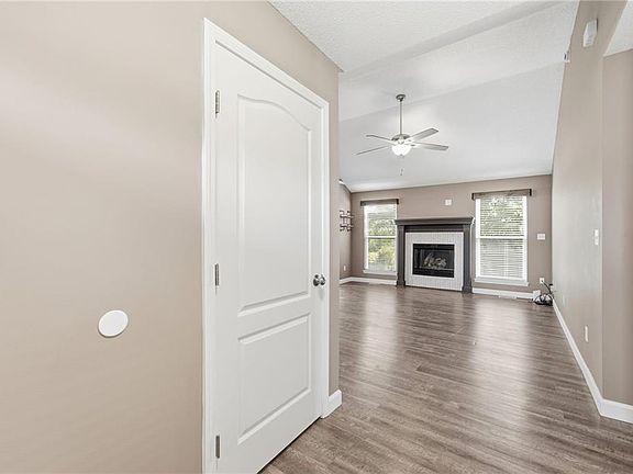 5th image of 502 Birch St