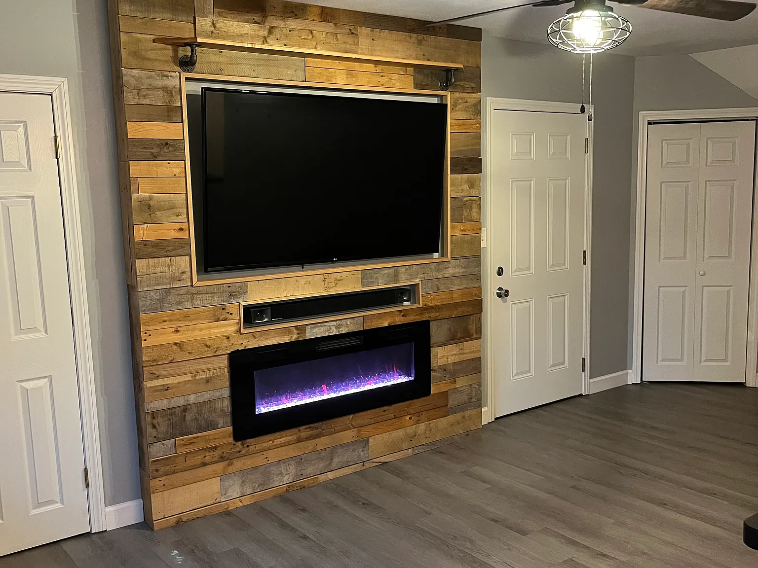 2 bed, 1020 sqft, $2,100 — Photo 1