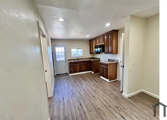 105 Mathilda Ct #B — Photo 7