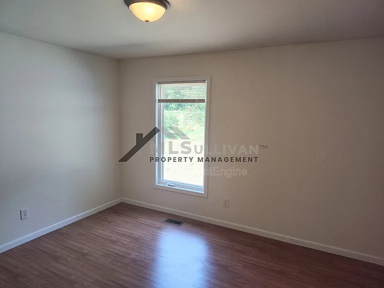 308 Lakeshore Dr — Photo 10