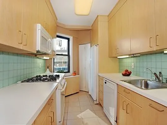 Sold by Corcoran | media 23