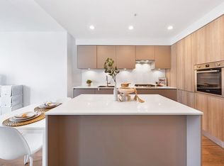 3833 Evergreen Pl #1811, Burnaby, BC V3J 0M2