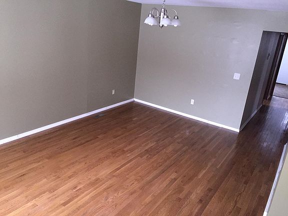 5th image of 39444 Prentiss St