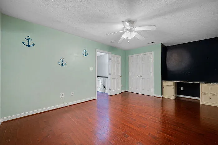 316 Abbey Ct — Photo 36