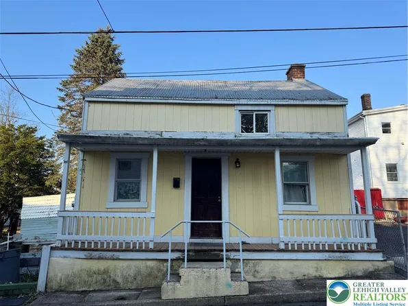 17 Holland St, Nesquehoning, PA 18240