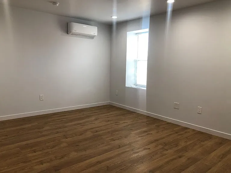 2904 Poplar St #3 — Photo 12