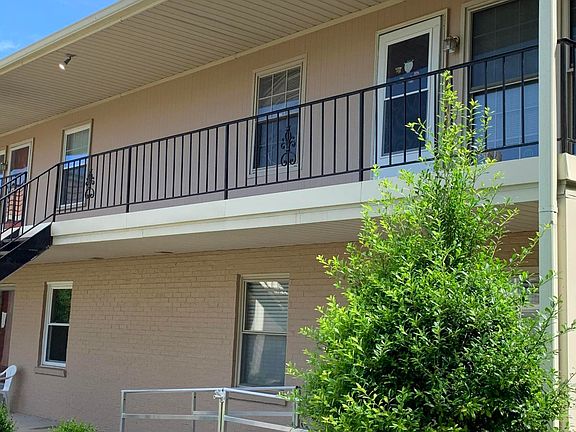 5th image of 1970 Goldsmith Ln APT 8
