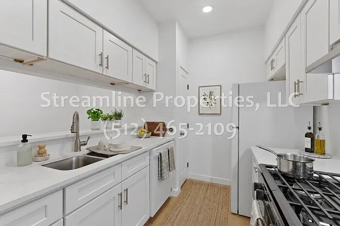 2 bed, 2.0 bath, 985 sqft, $1,295 — Photo 3