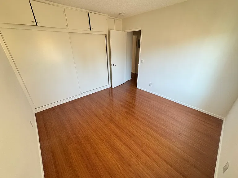 447 W Elk Ave #3 — Photo 39