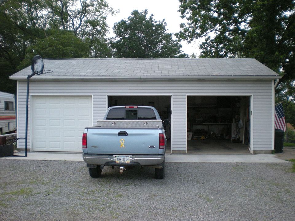 3 stall detached garage